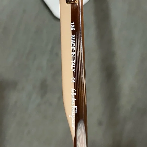 Salvator Ferragamo Elegant Brown Sunglasses - Picture 8 of 11